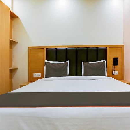 Collecion O White House Hotel New Delhi Buitenkant foto