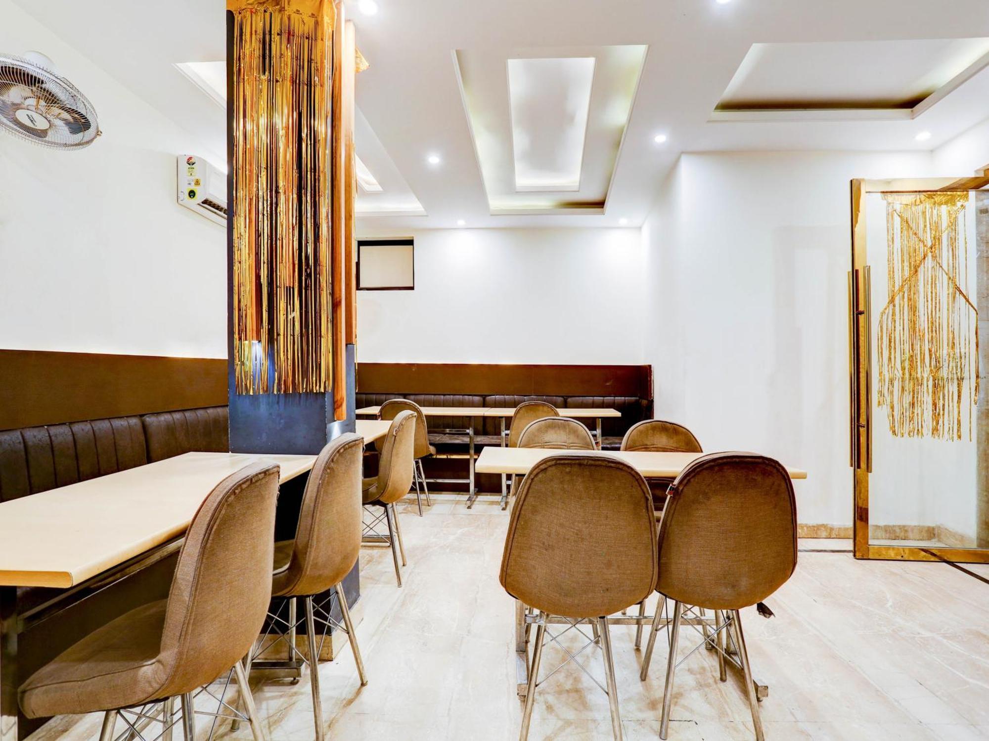 Collecion O White House Hotel New Delhi Buitenkant foto